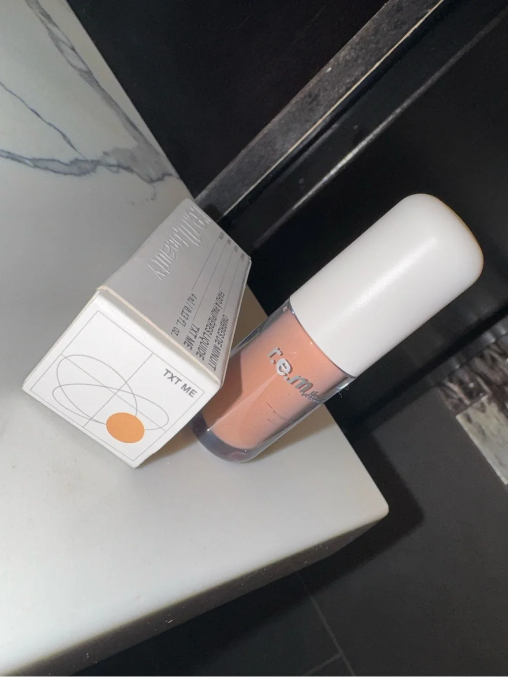 r.e.m. beauty Midnight Shadows Liquid Eyeshadow – TXT ME(Discontinued Shade)